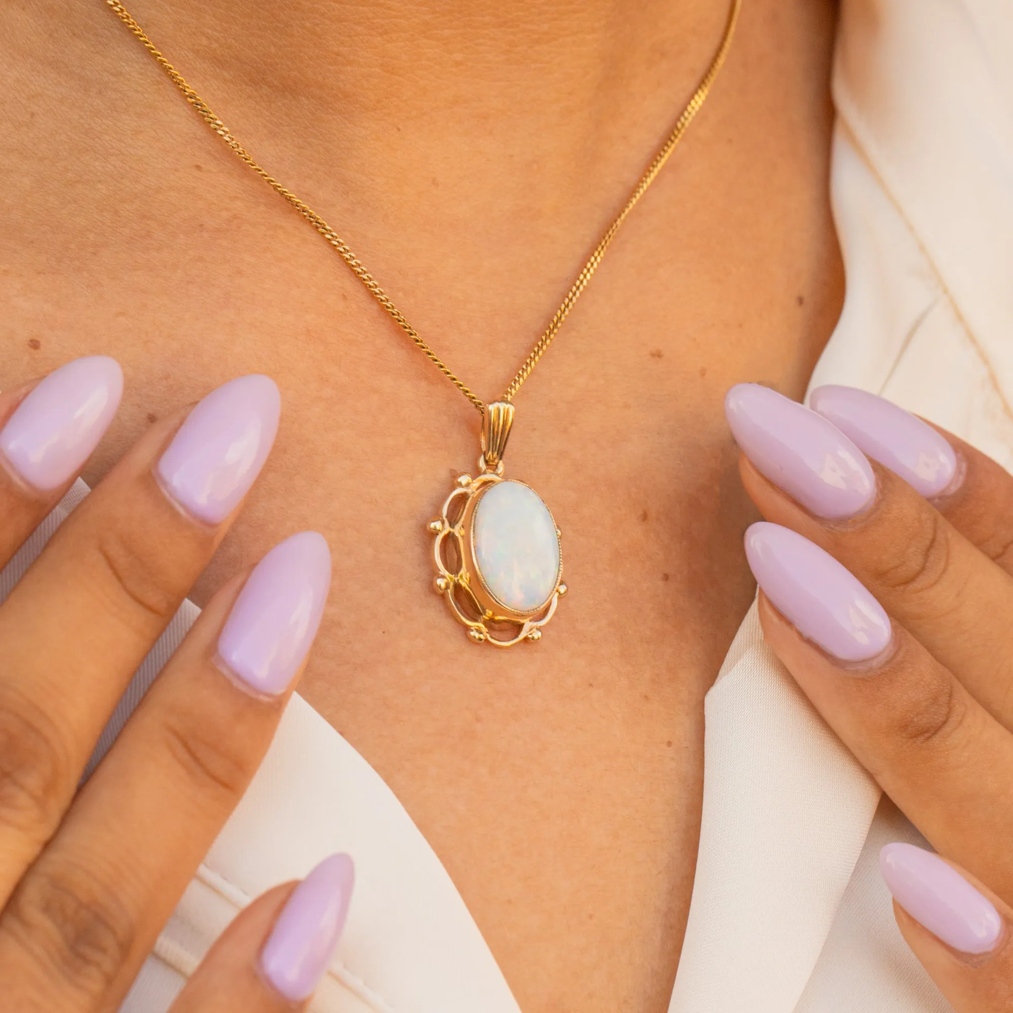 9ct Gold Opal Pendant, 3.65ct.