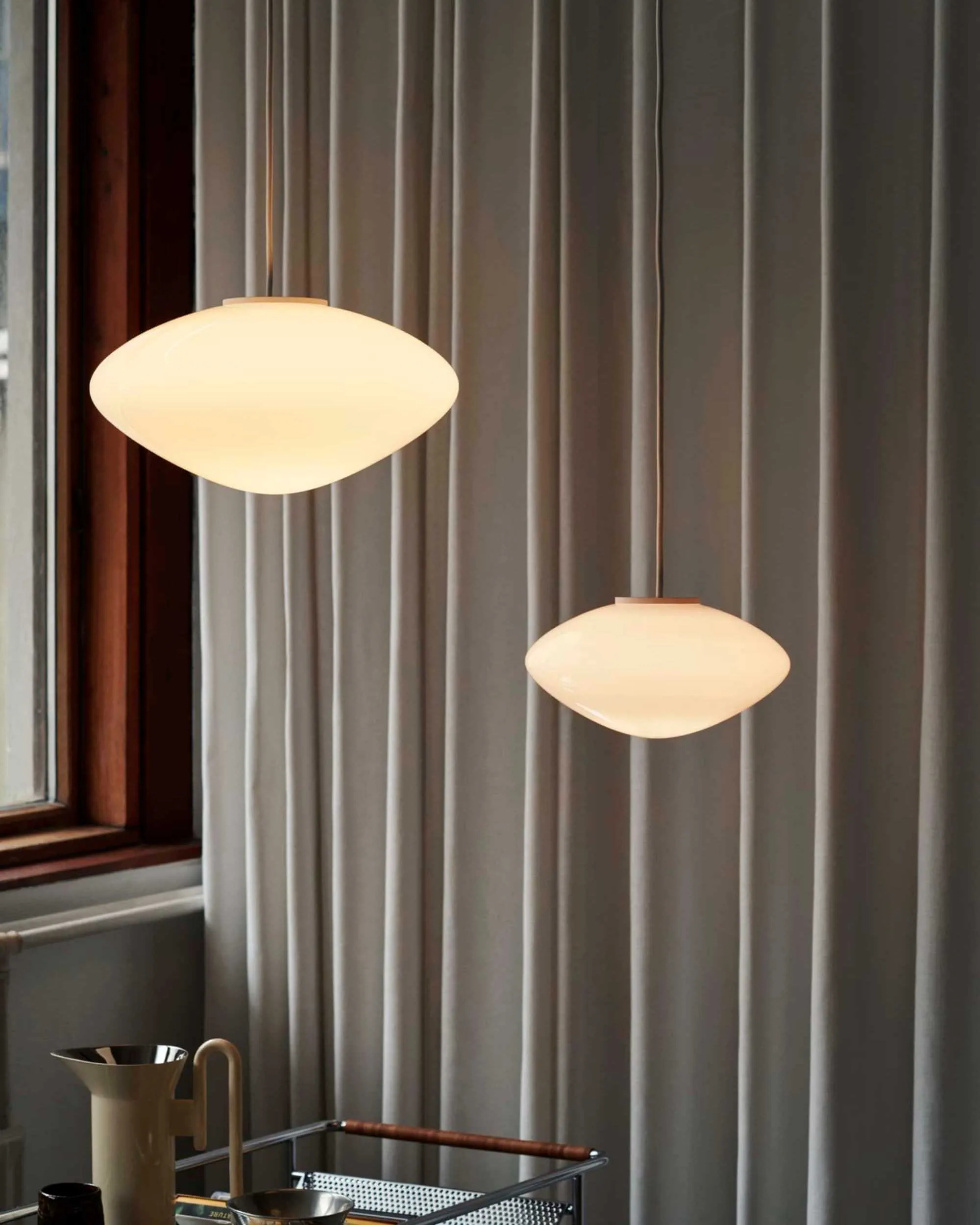&Tradition Mist AP15 pendant lamp, matt white/opal Glass