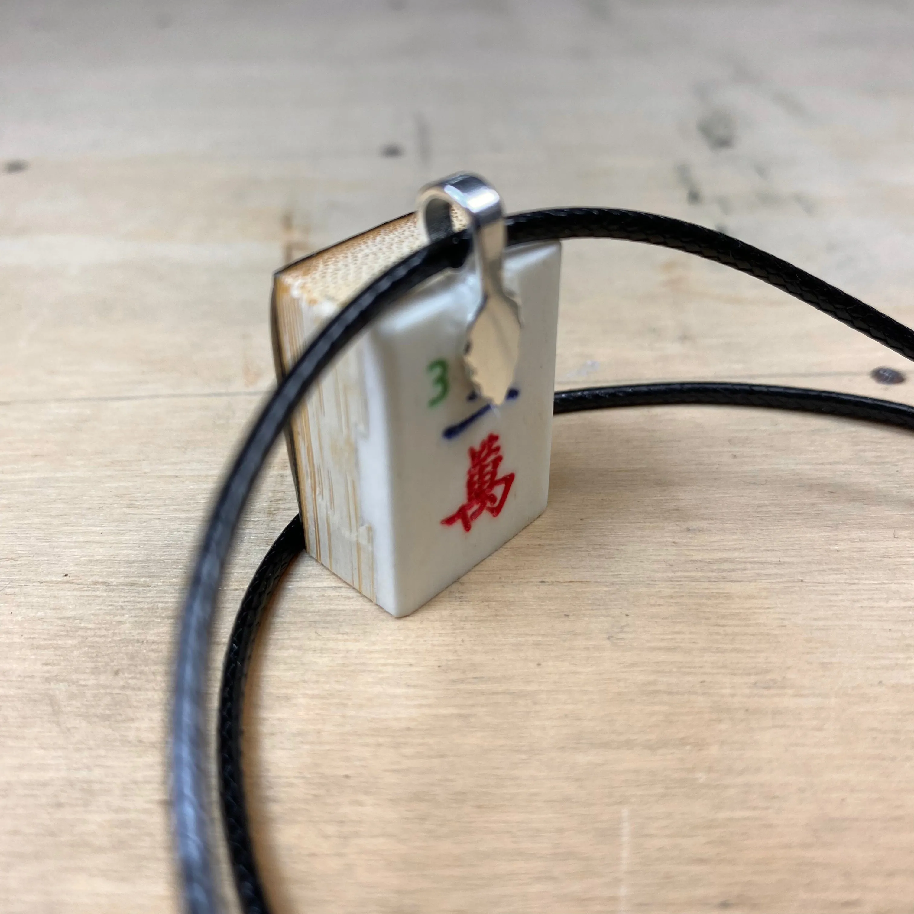 Fern Mah Jong Pendant & Amber Pot