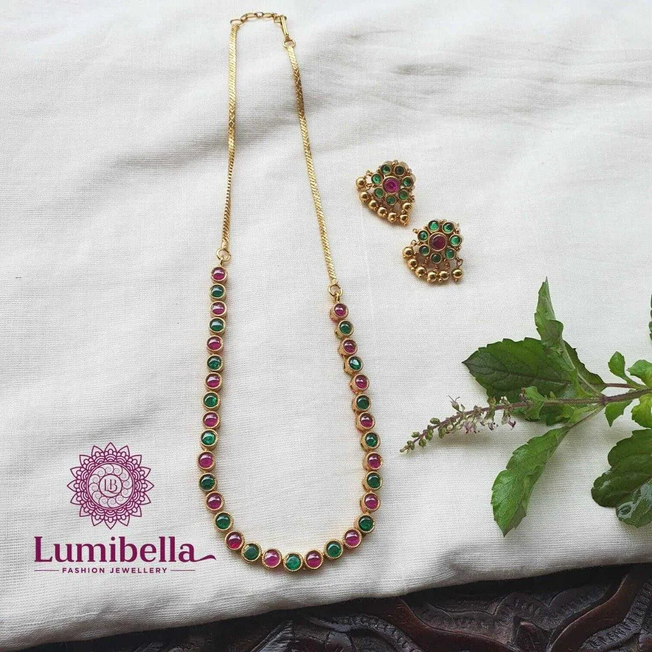 Simple Kemp Necksets
